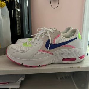 Women size 9 Nike Air Maxs